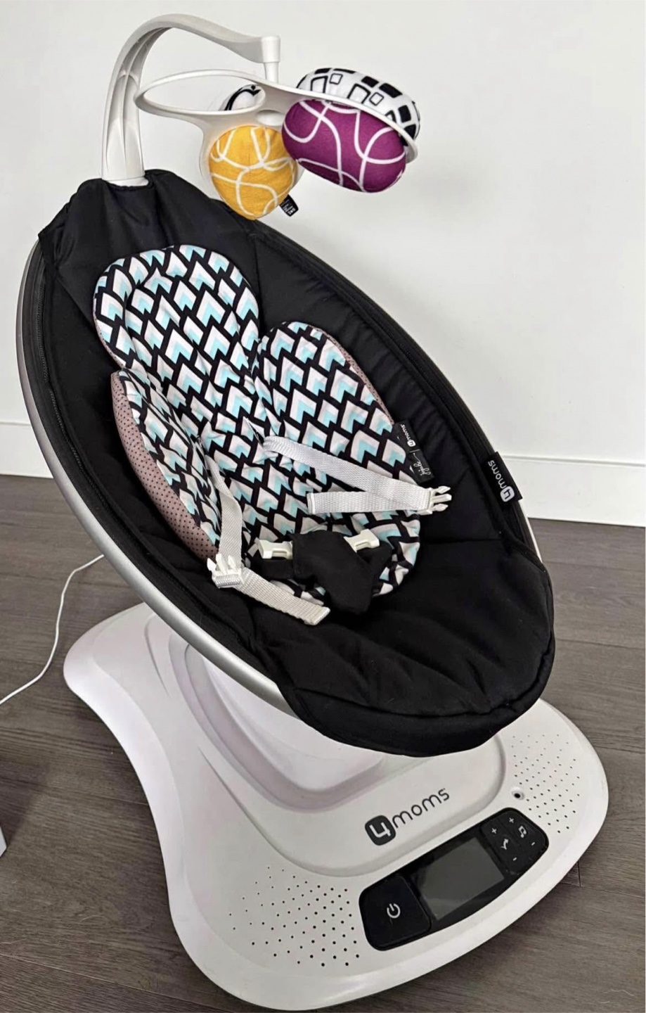 4moms MamaRoo Baby Swing with infant insert