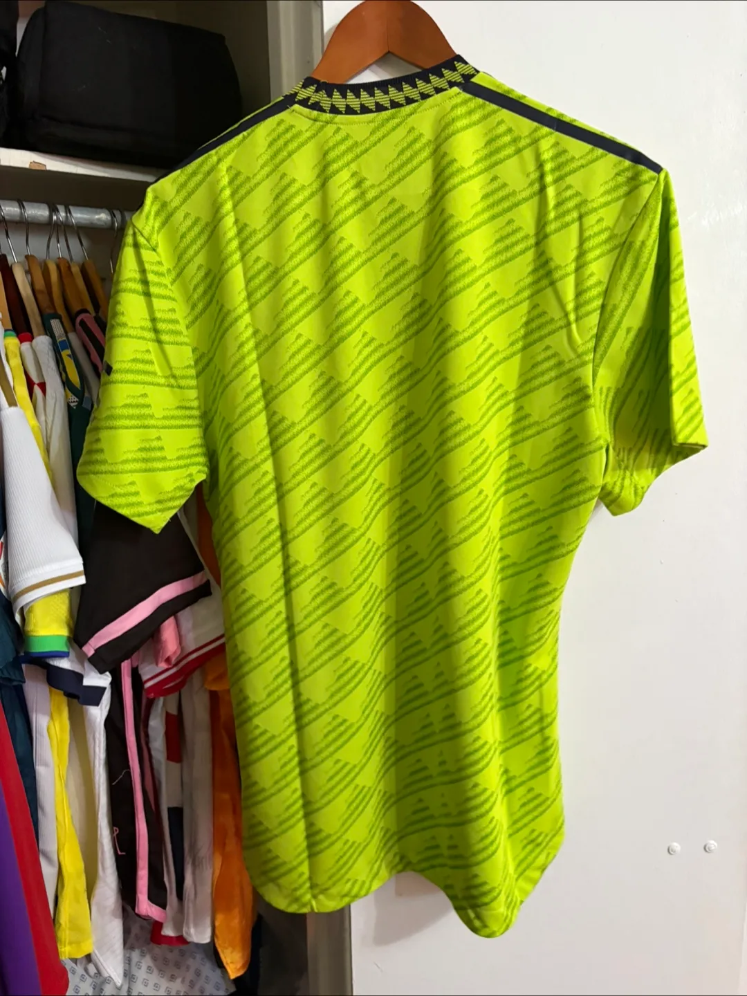 Adidas Manchester United 2023-24 Away Jersey - Youth image indicator(2)