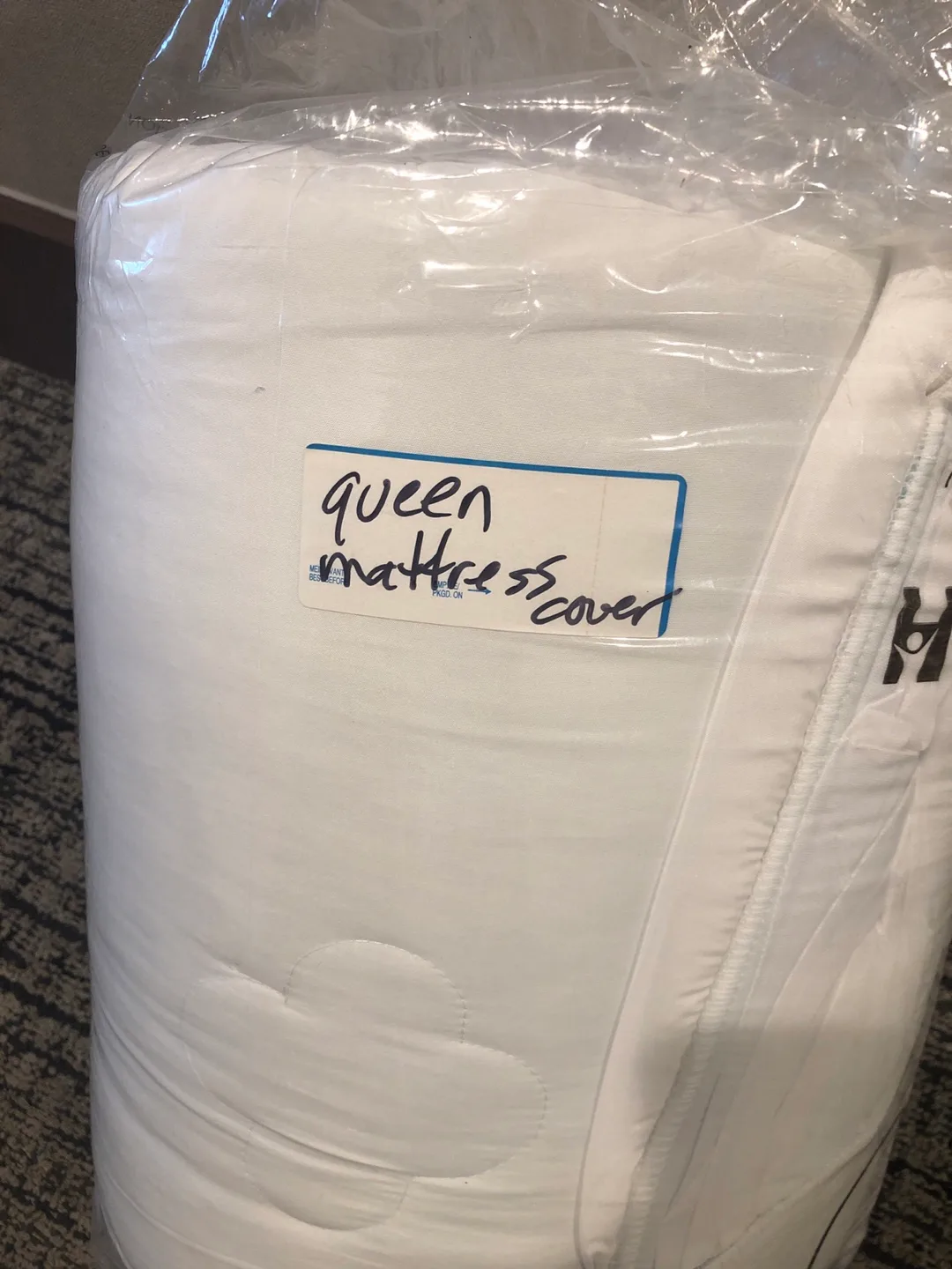 New!  🇨🇦 Queen Mattress Cover - New in Package! image indicator(4)