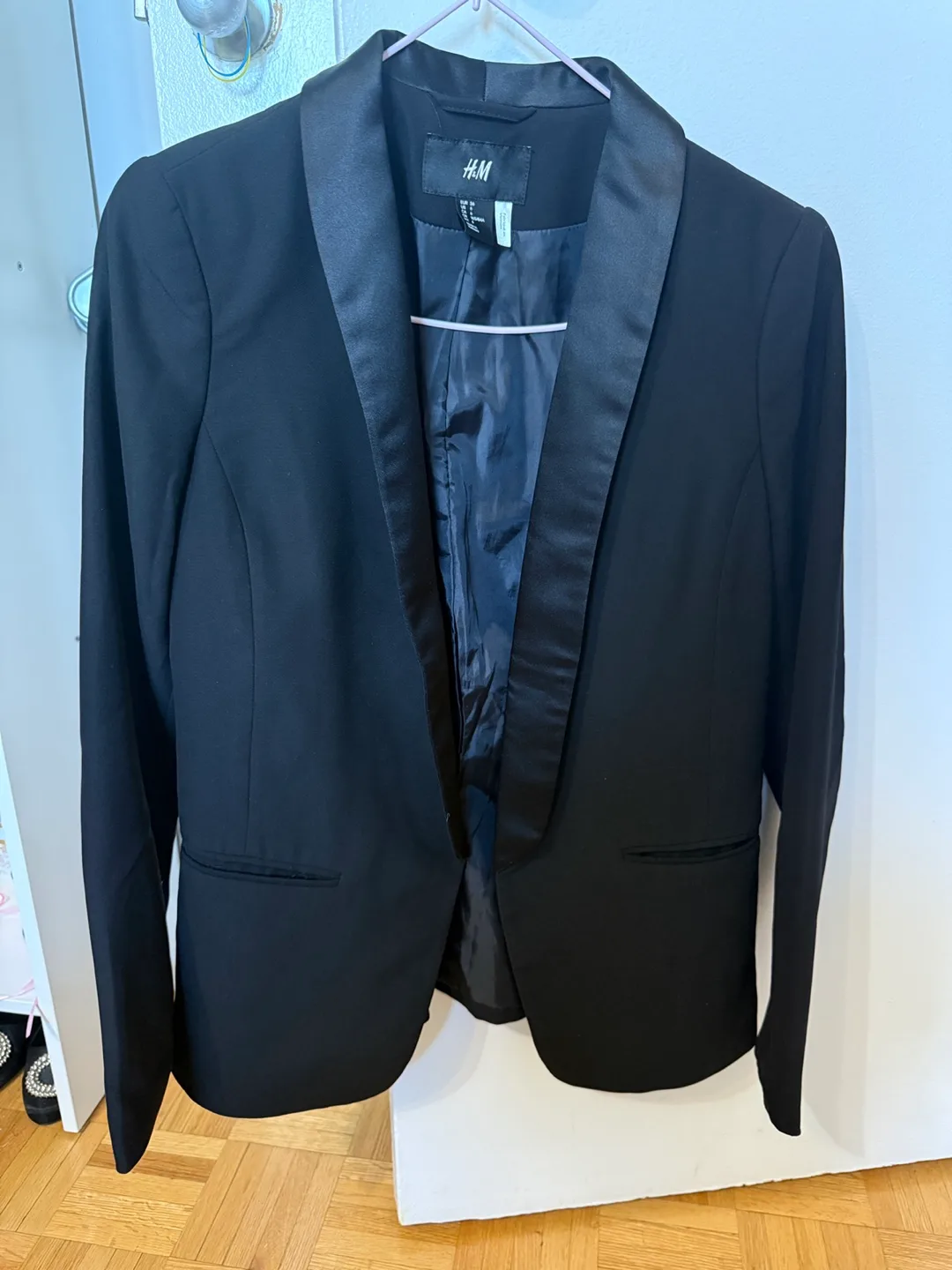 H&M Black Blazer - Size 6 thumbnail