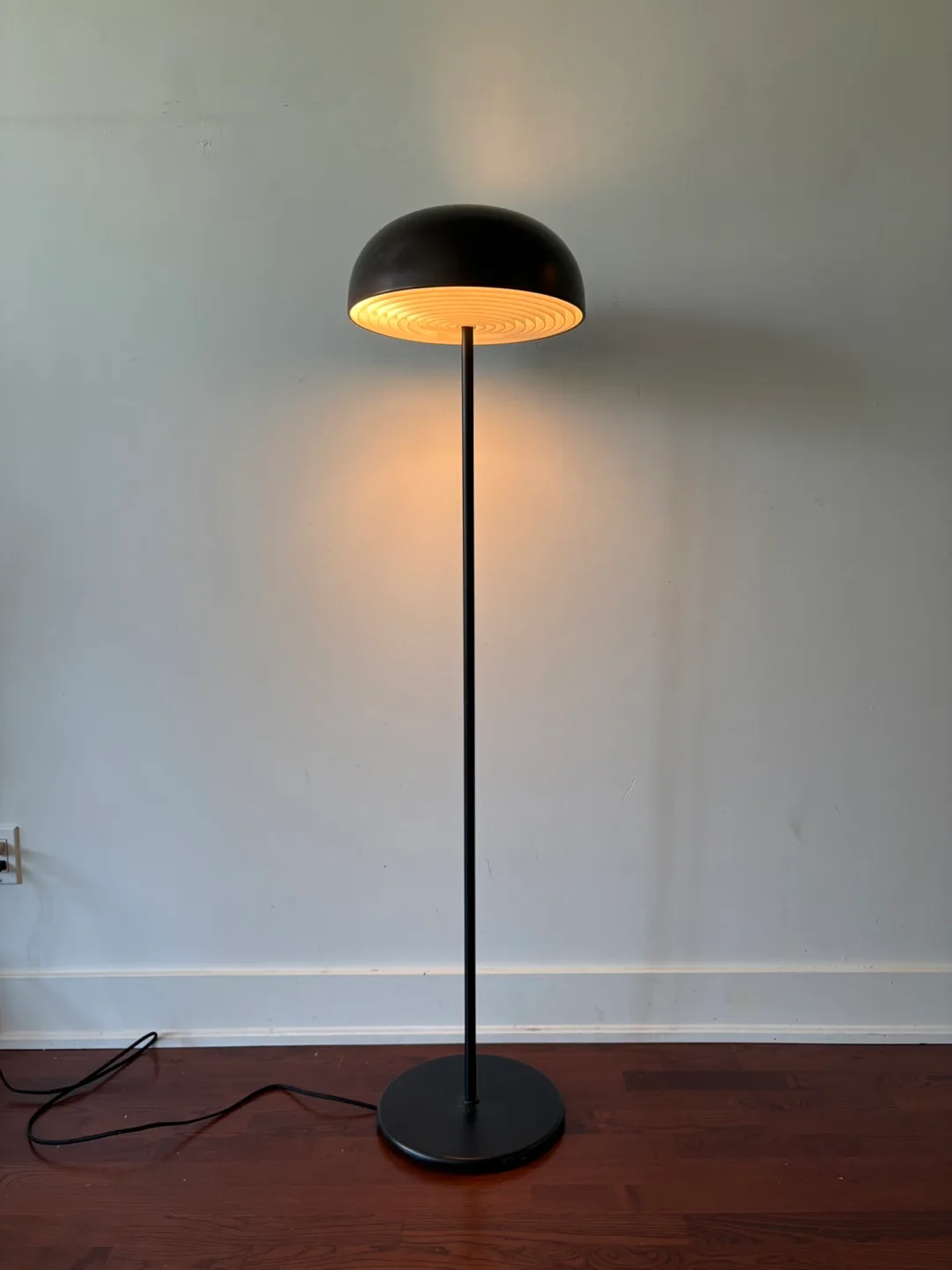 Black Mushroom Floor Lamp thumbnail