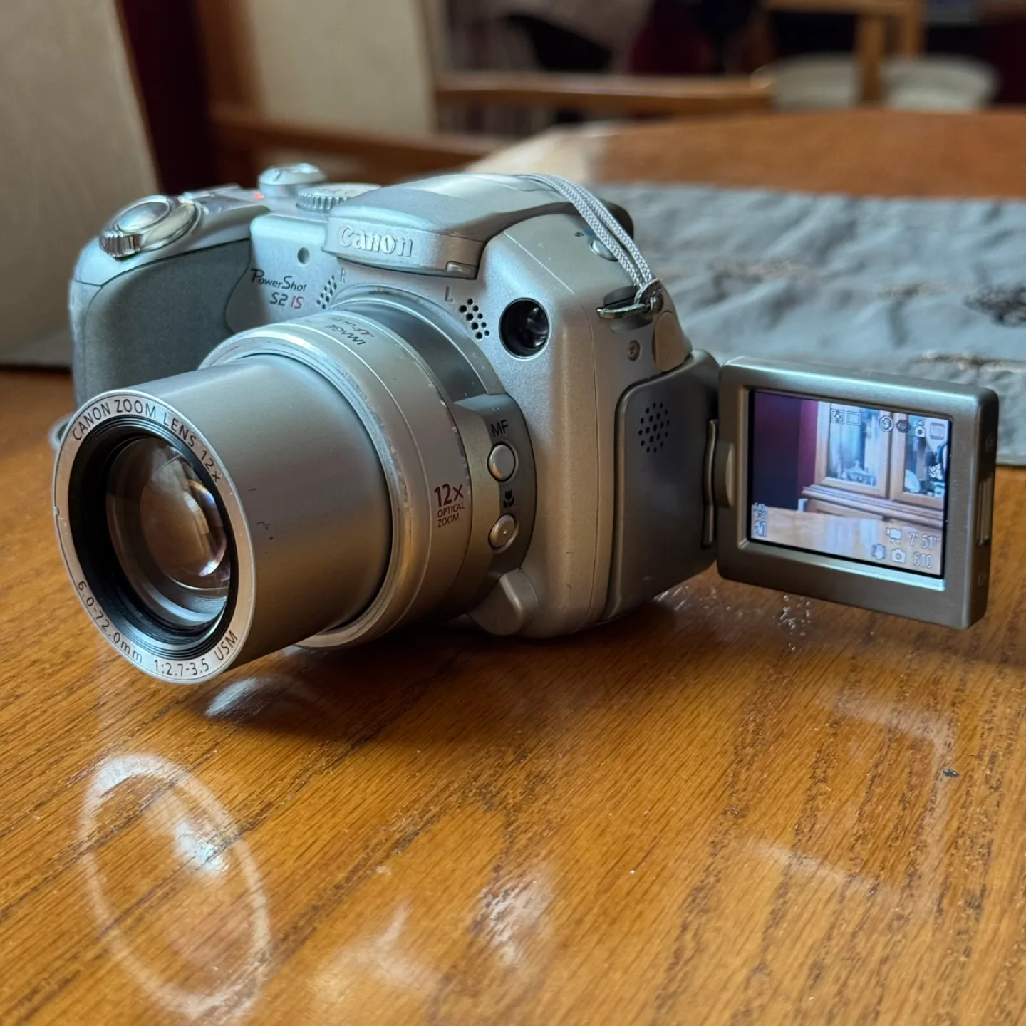 Canon PowerShot S2 IS Digital Camera thumbnail