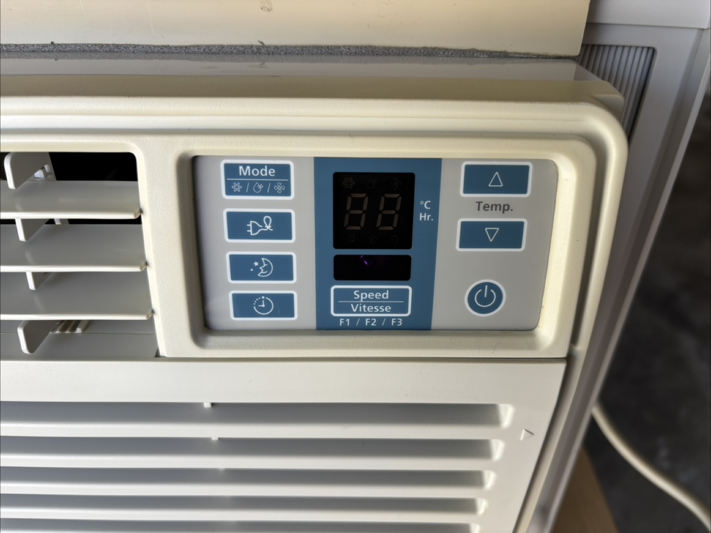 Air Conditioner w/ Side Panels - photo 3