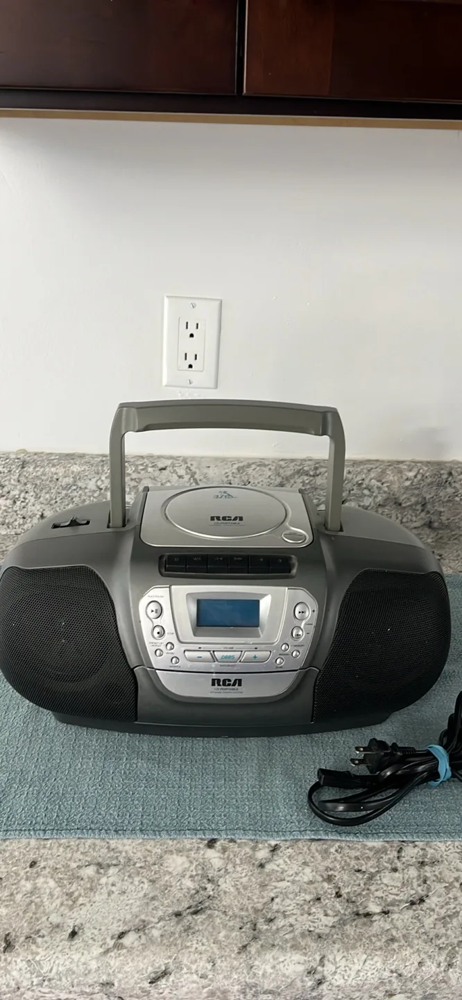 RCA RP7986 Portable CD/Radio/Cassette Recorder image indicator(4)