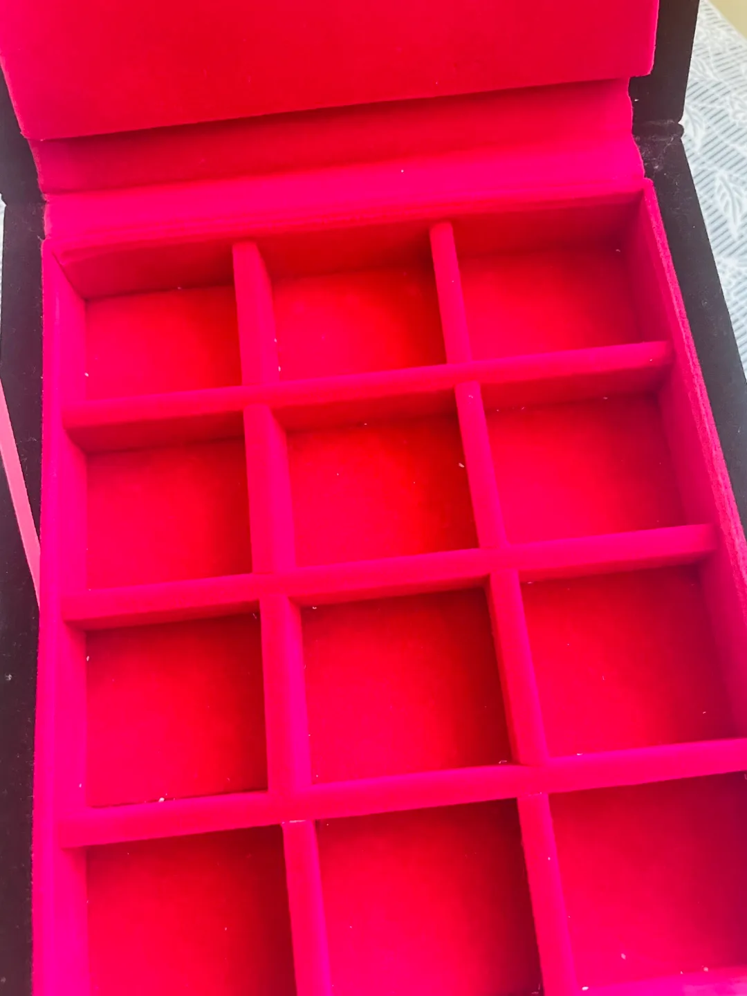 Clue Velvet Jewelry Box - Black & Pink image indicator(3)