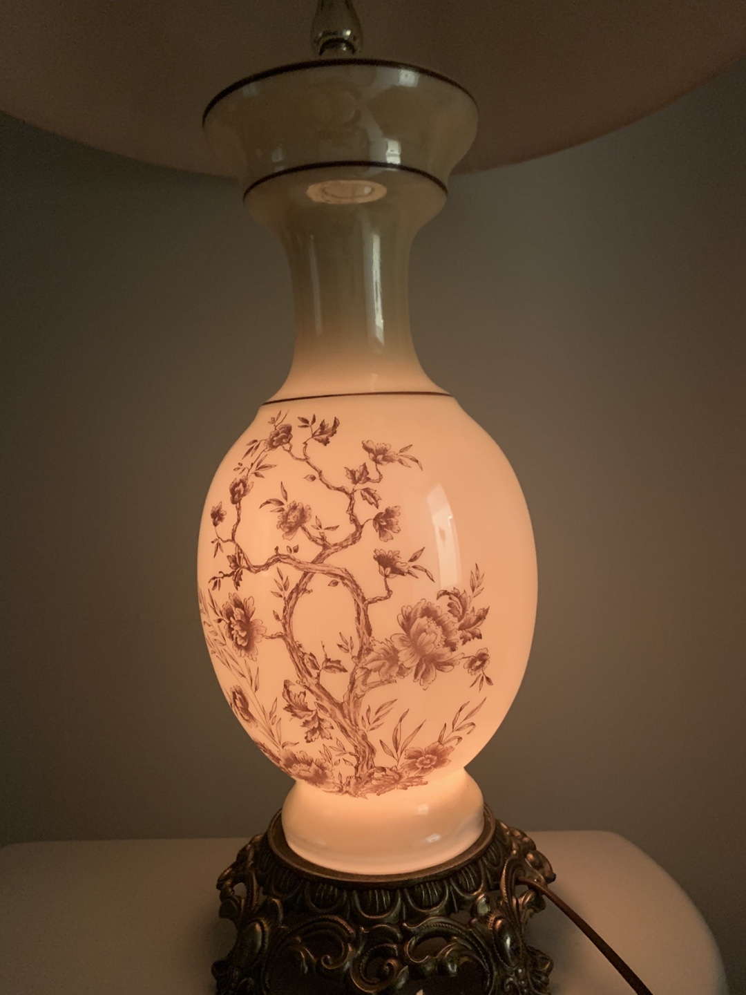 Vintage Floral Table Lamp - photo 2