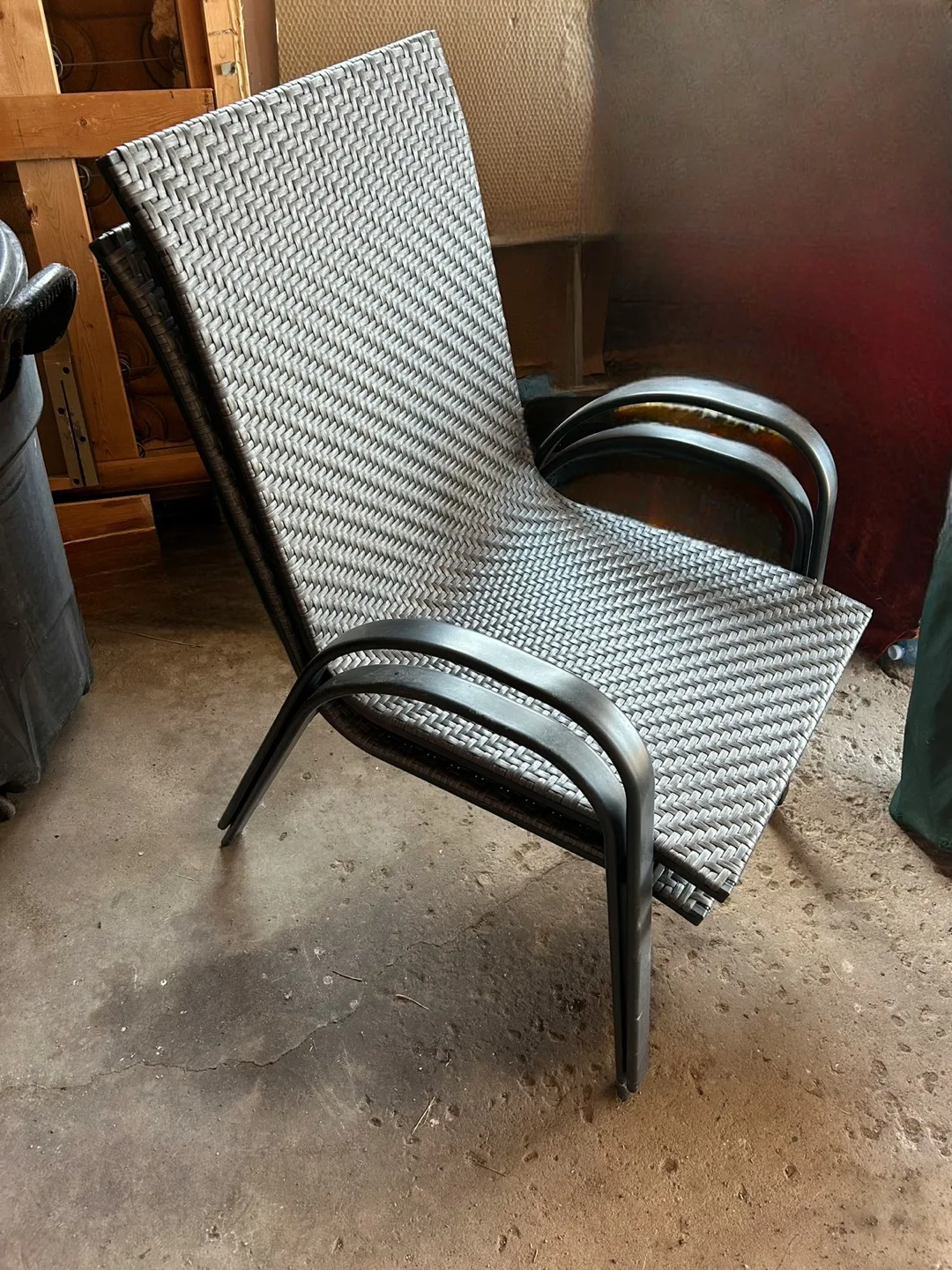 2 Wicker Outdoor Chairs image indicator(8)