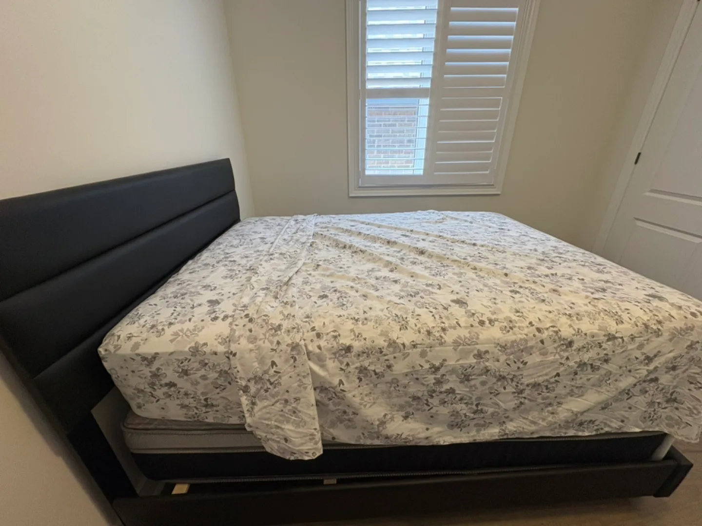 Selling a double / full bed frame, in black **open to negotiate image indicator(2)