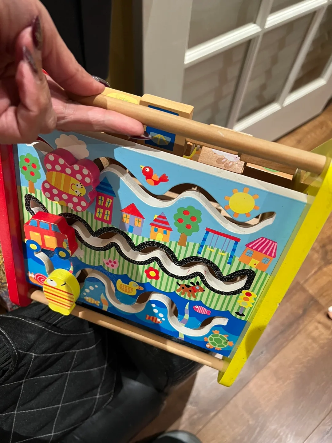 Wooden Activity Cube with Animal Faces image indicator(2)