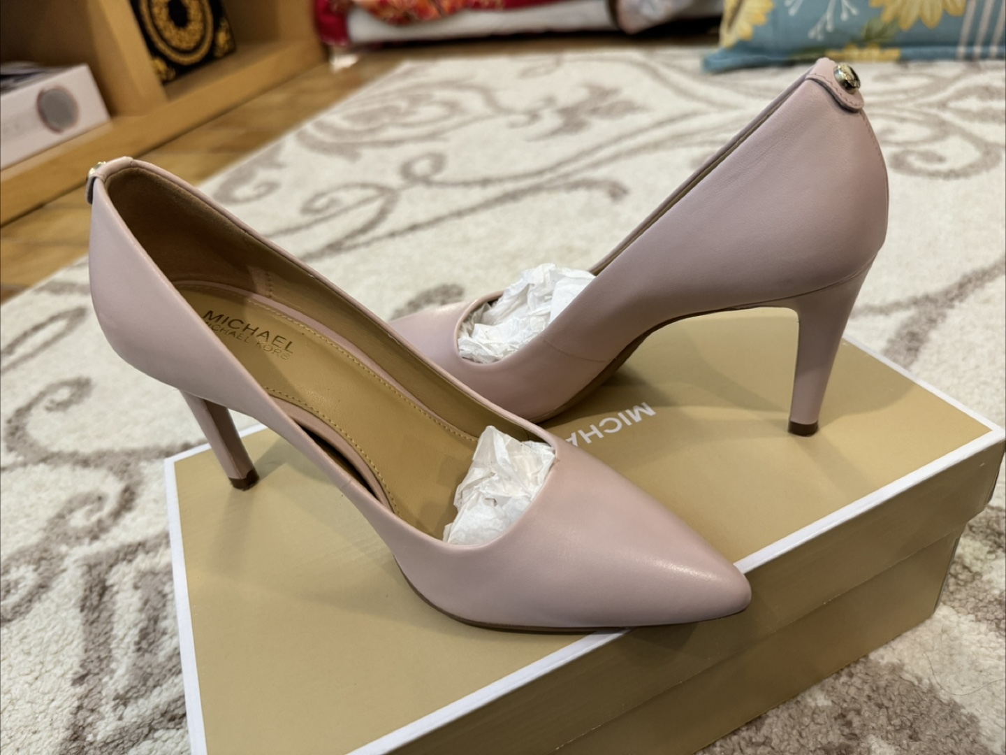 Michael Kors Dorothy Heels - Size 5 - photo 4