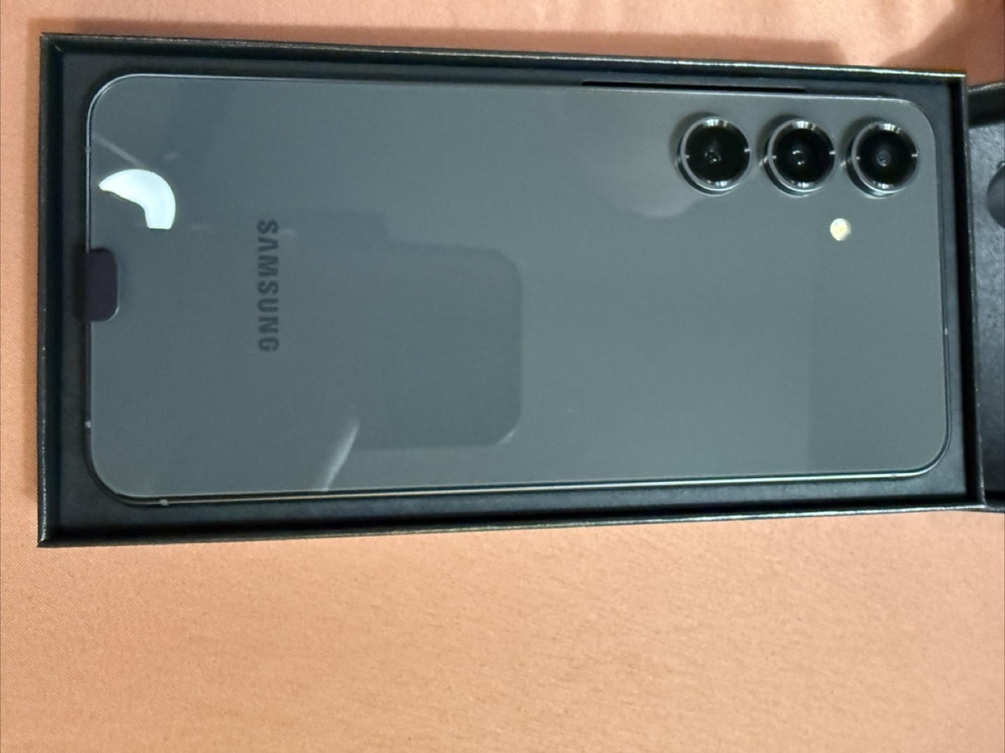 New Samsung Galaxy S24 FE - photo 3