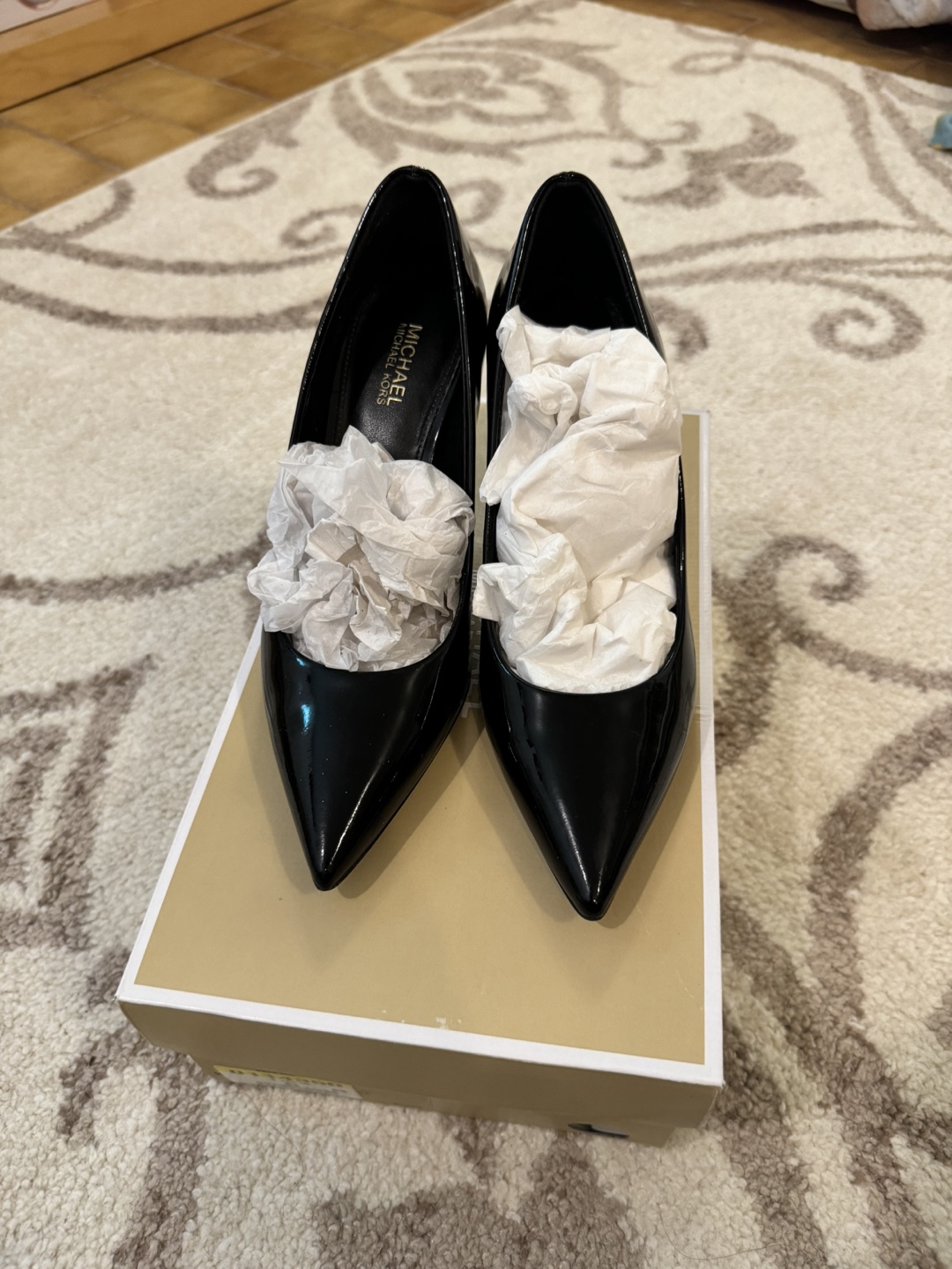 Michael Michael Kors Keke Mid Pump - Size 5M - photo 5