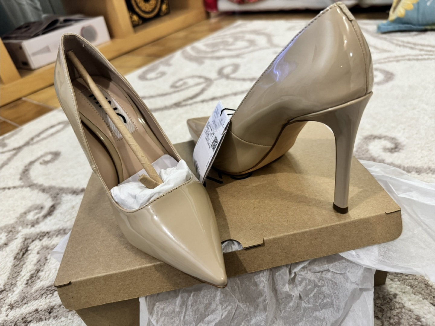 MNG Beige Patent Leather Heels - Size 2 (EUR 35)