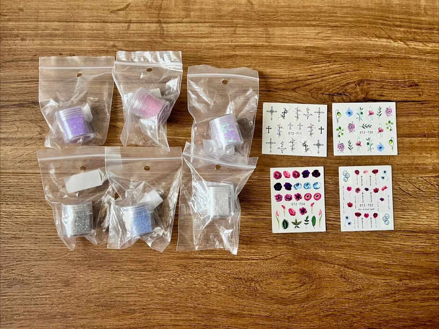 Bundle of Glitter & Nail Tatoo Art thumbnail