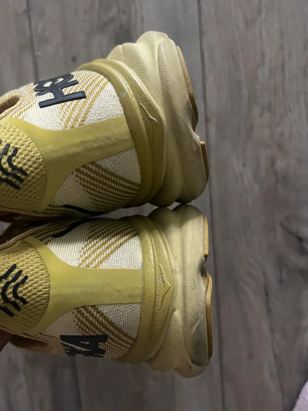 Hoka runners size 9.5 women image indicator(2)