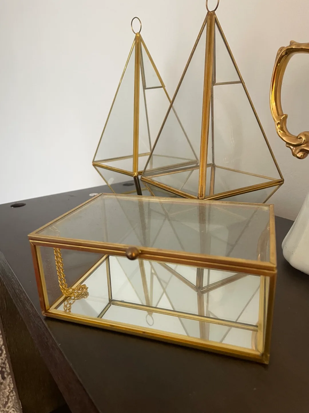 Gold Trimmed Glass Jewelry Box image indicator(5)