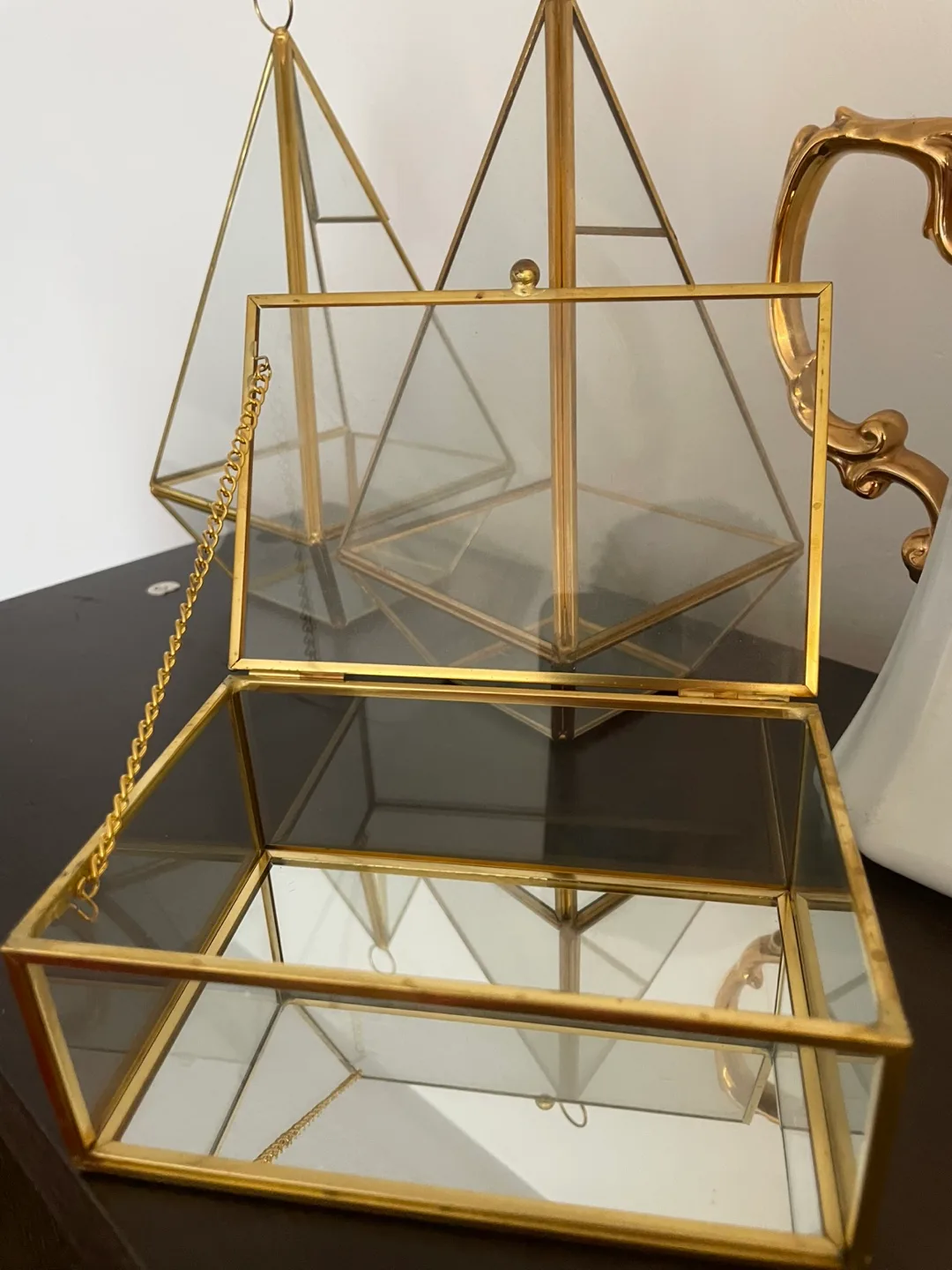 Gold Trimmed Glass Jewelry Box image indicator(3)