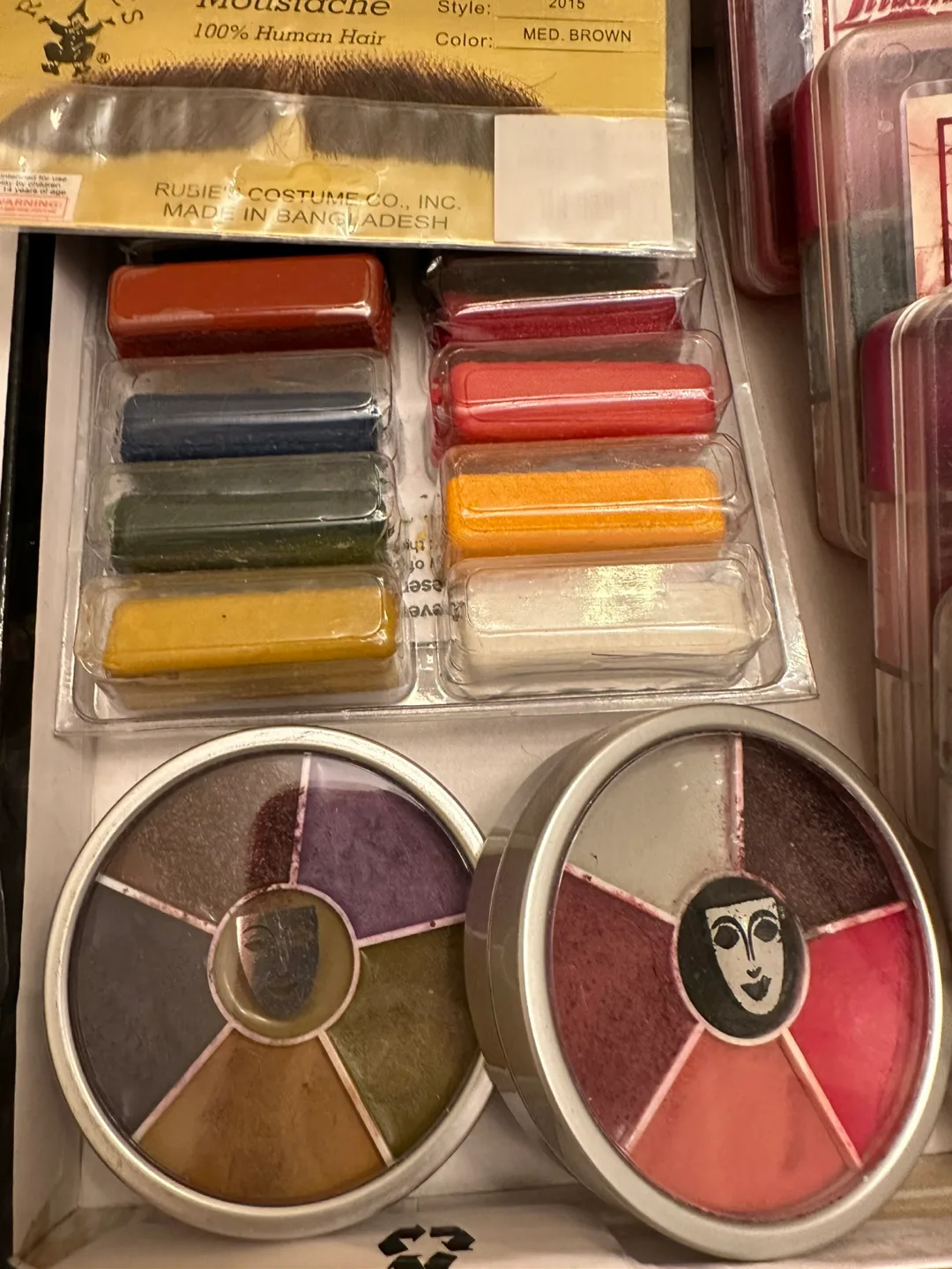 Skin Illustrator, Rubie's Costume Makeup Lot image indicator(2)