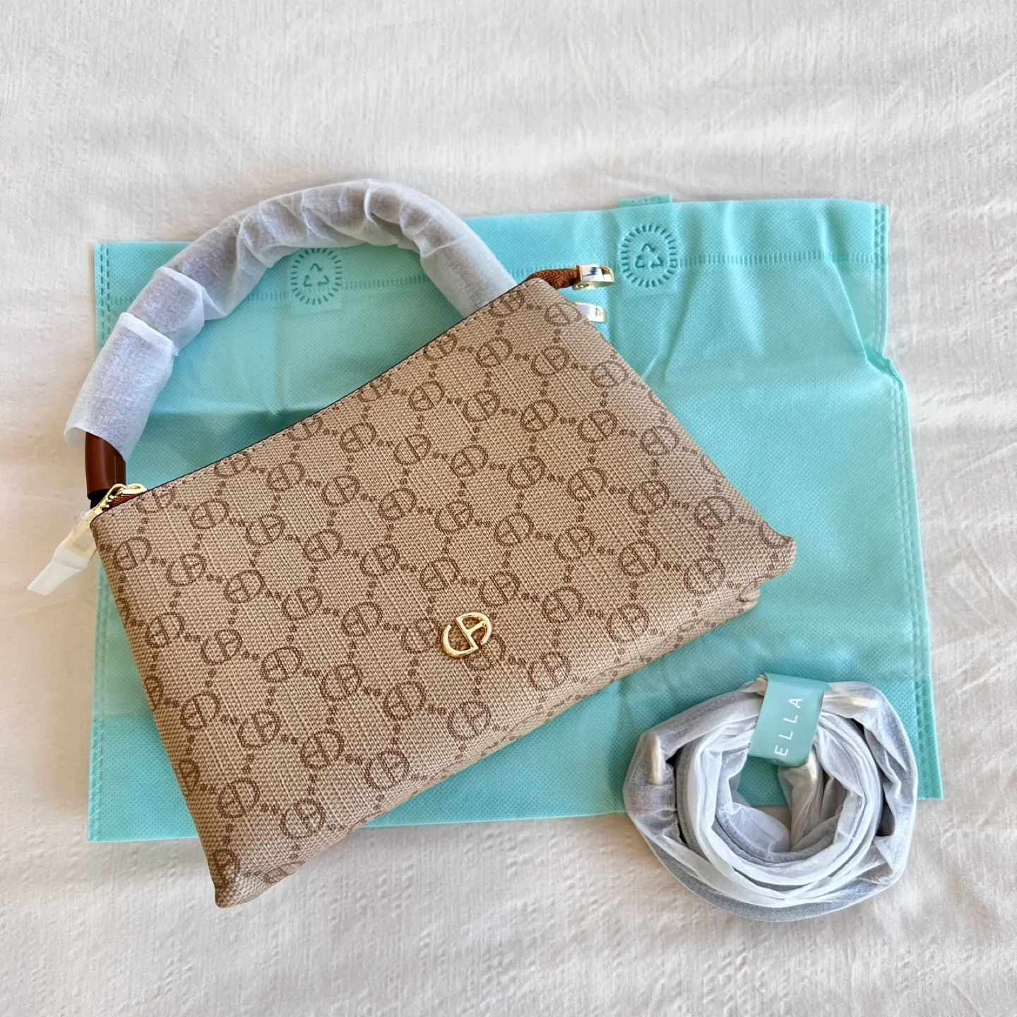 《Brand New》Aopiya Leather Handbag image indicator(2)