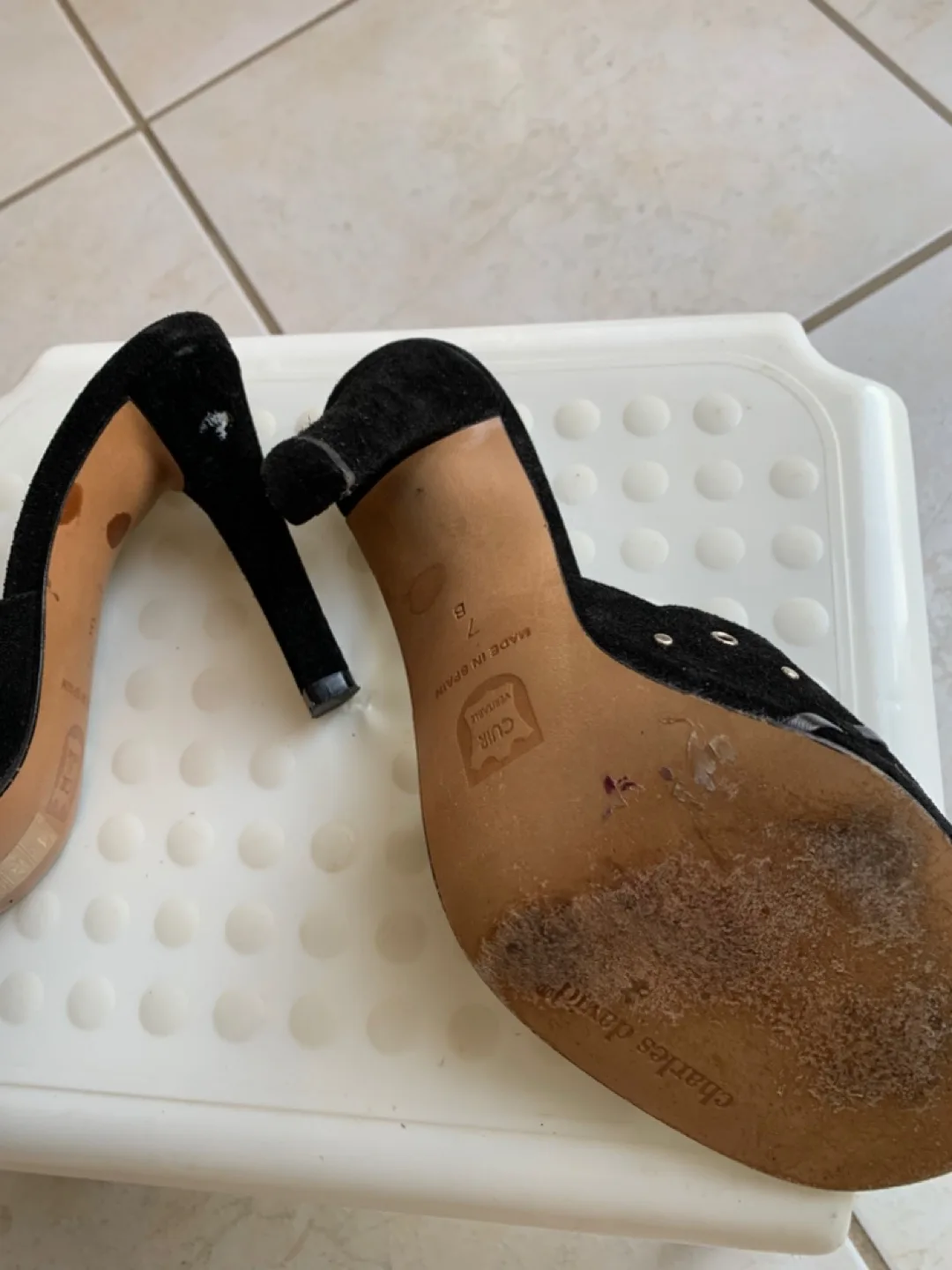 Charles David Black Suede Heels - Size 7 image indicator(4)