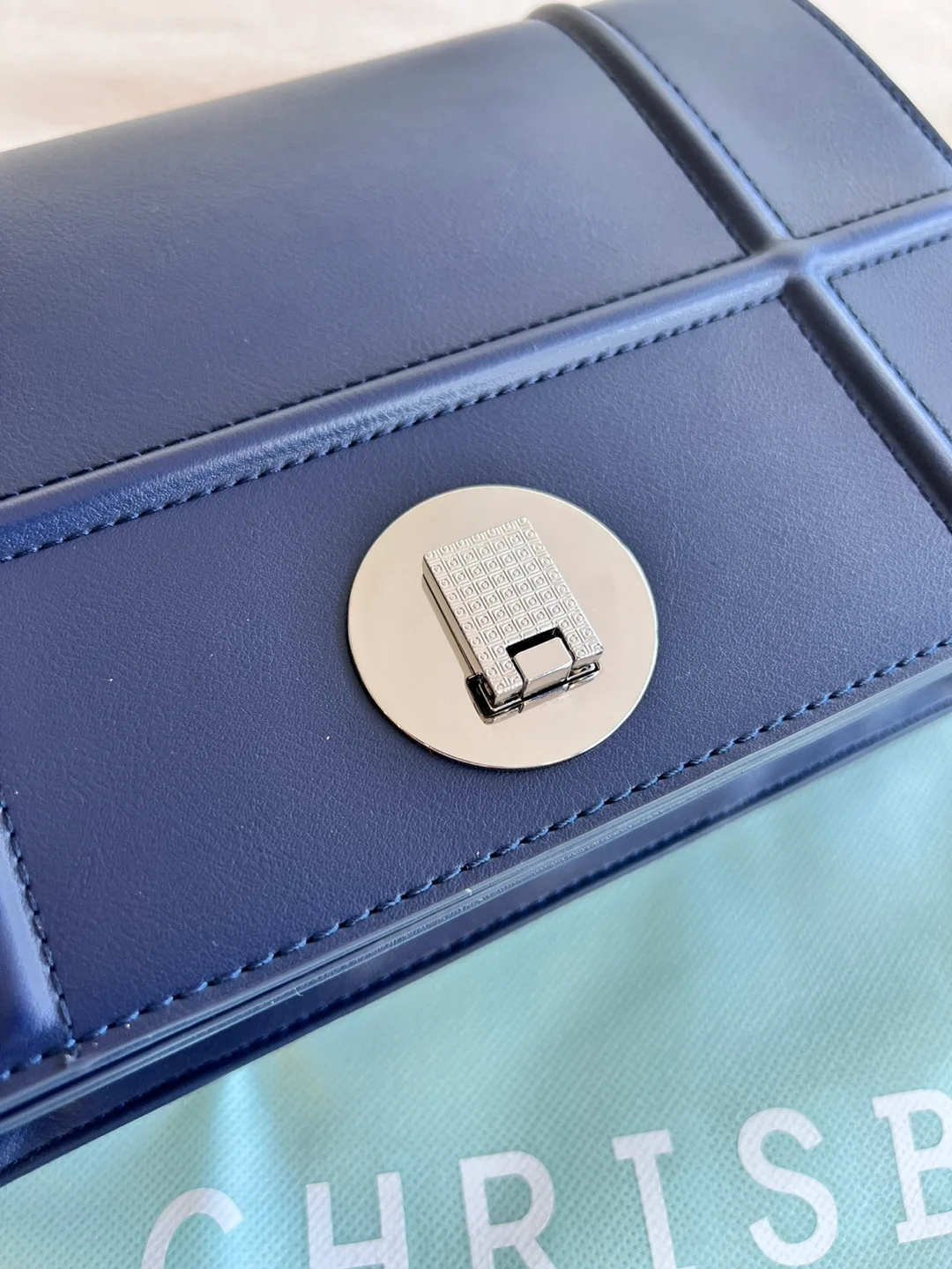《Brand New》Navy Blue Crossbody Bag image indicator(5)