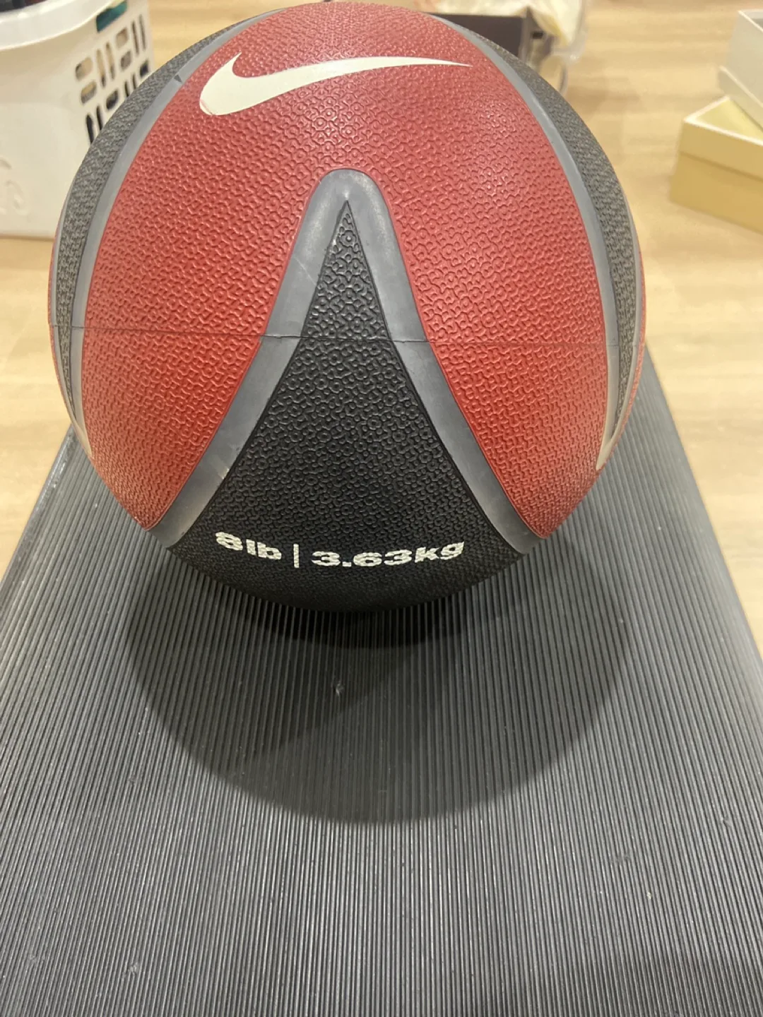 Nike 8lb Medicine Ball thumbnail