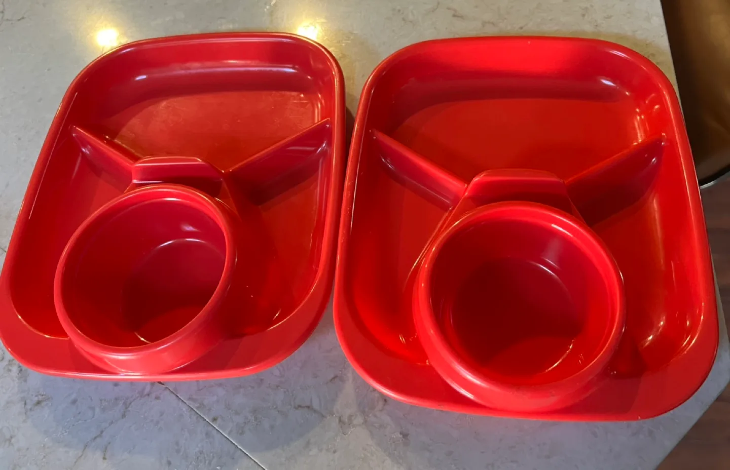 Montagne ESTB 1985 Divided Plate with Cup Holder image indicator(2)