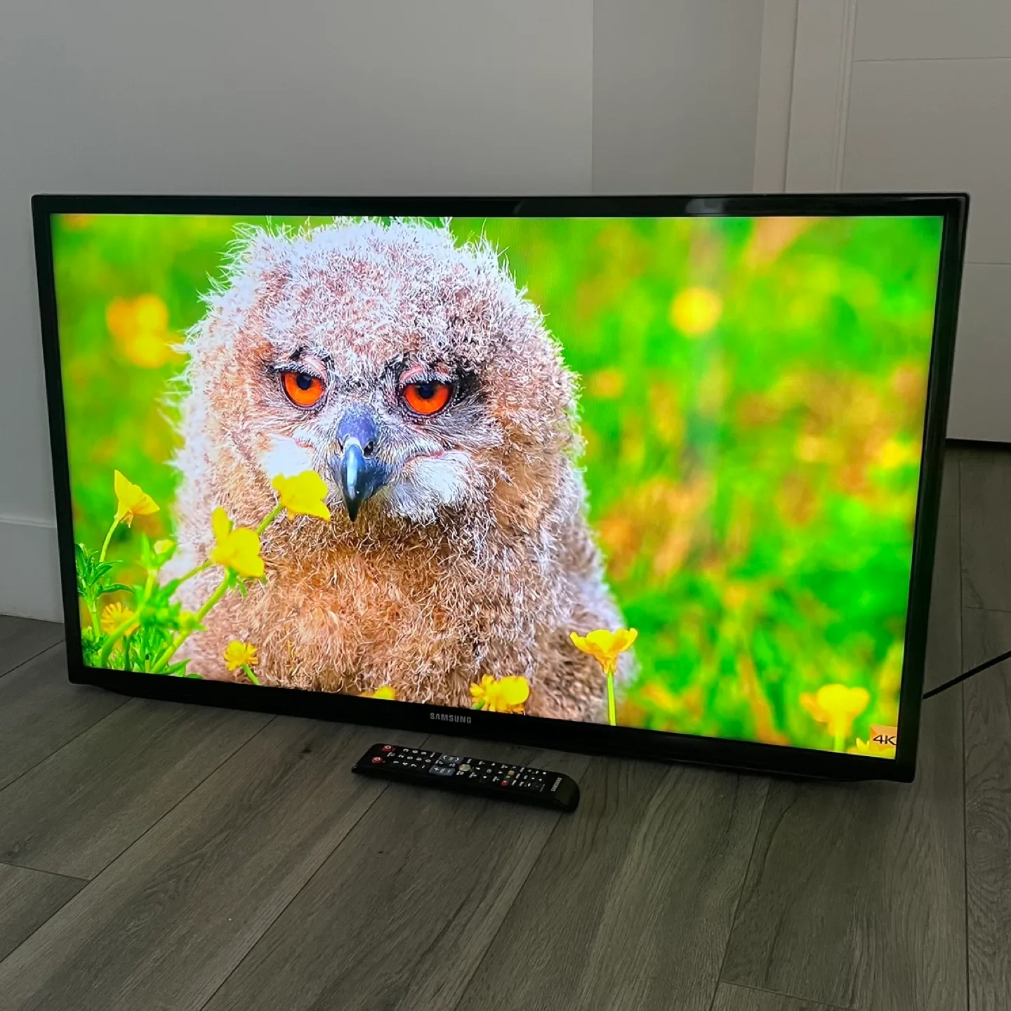 Samsung 40" Smart TV thumbnail