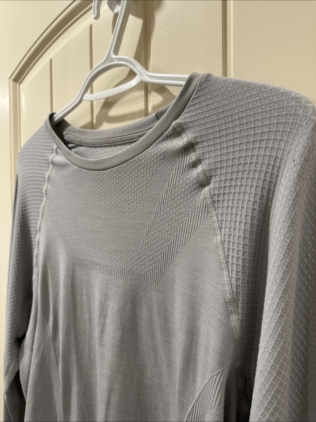 Men’s ALO Long Sleeve – Light Grey – Size S - photo 2