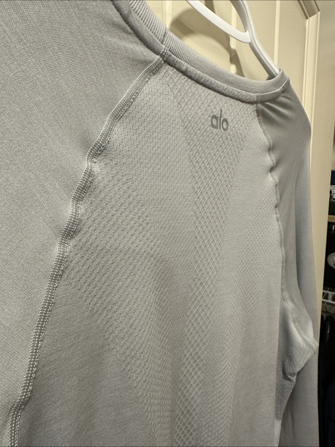 Men’s ALO Long Sleeve – Light Grey – Size S