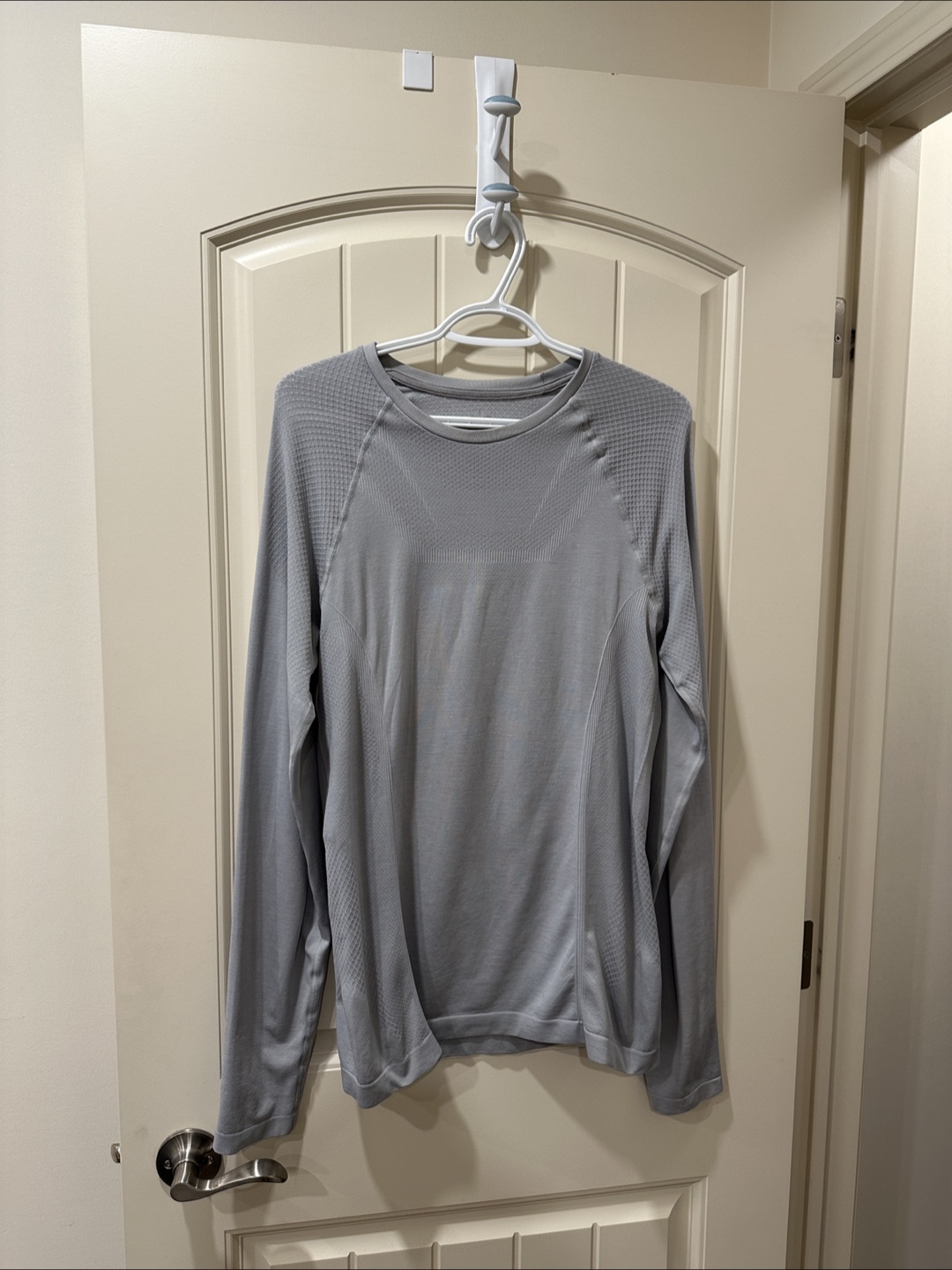 Men’s ALO Long Sleeve – Light Grey – Size S - photo 5