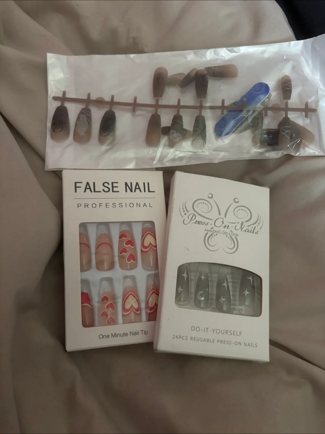 Press-On Nail Sets thumbnail