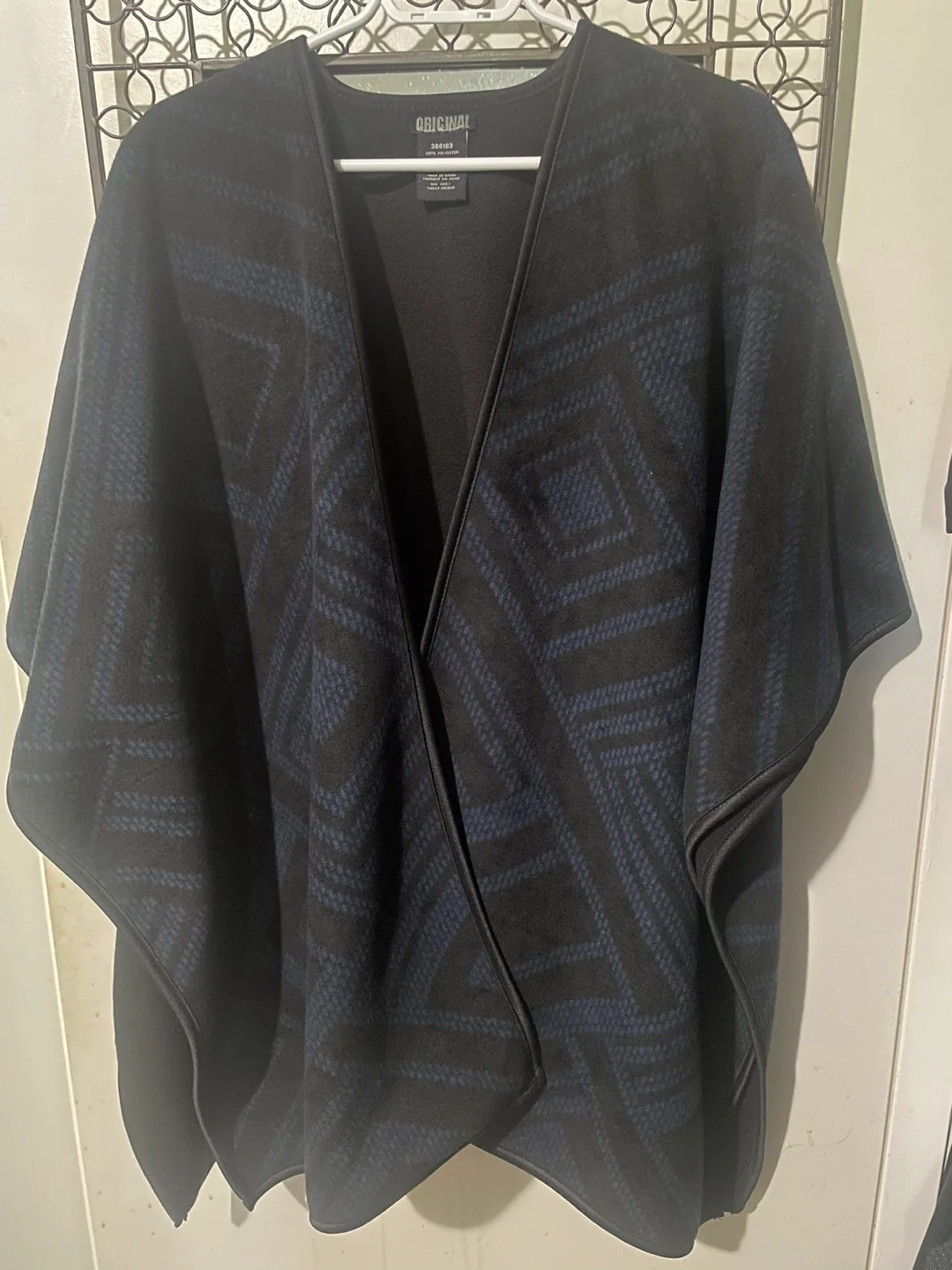 Nicole Miller Knee-Length Shawl Wrap – Geometric Print thumbnail