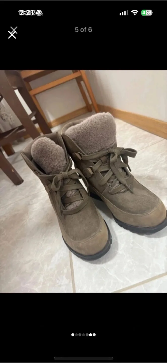 Ugg Wedge Heel Boots Size 7 thumbnail