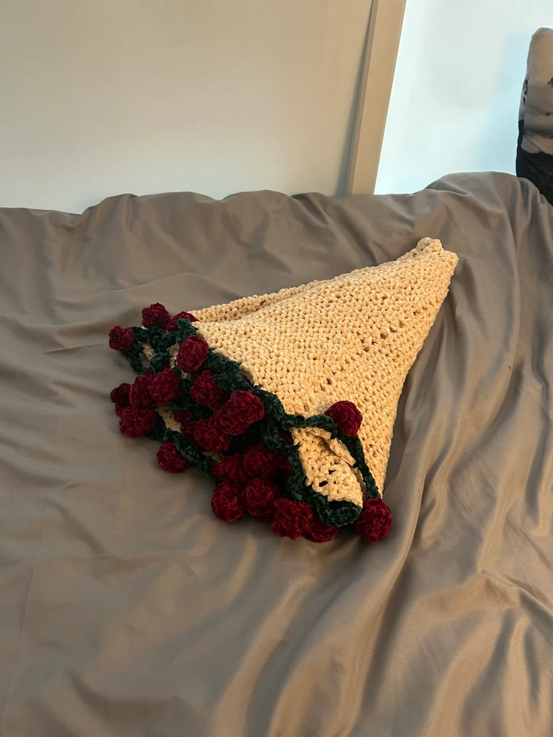 Handmade Rose bouquet blanket thumbnail