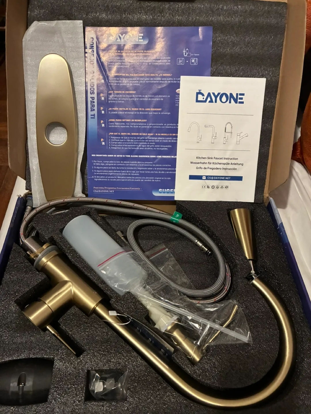 DAYONE Kitchen Sink Faucet thumbnail