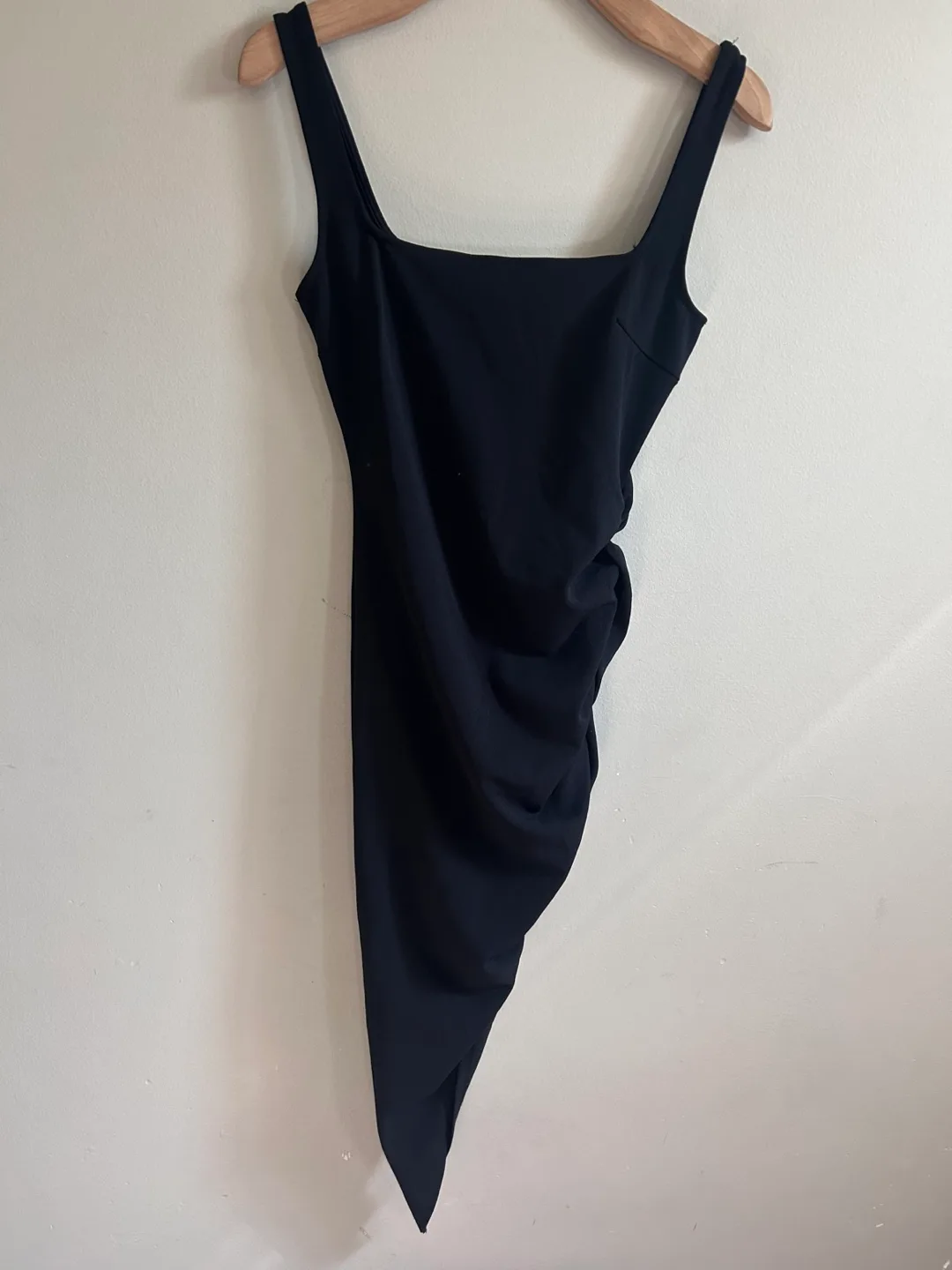 Black Dress thumbnail
