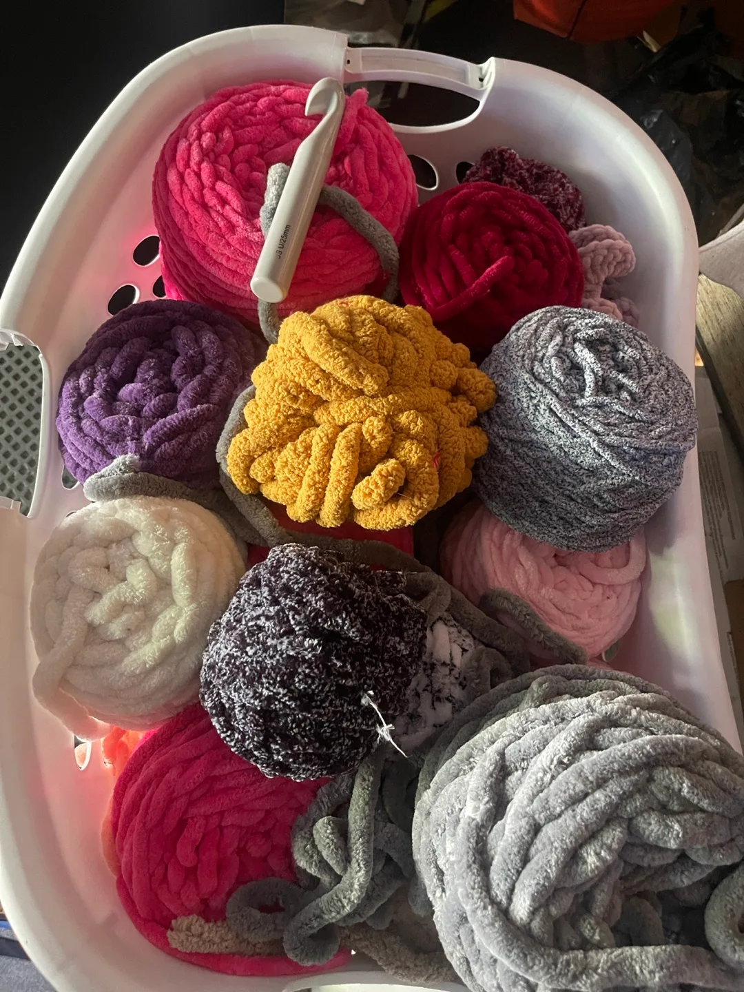 Variety of Yarn Balls thumbnail