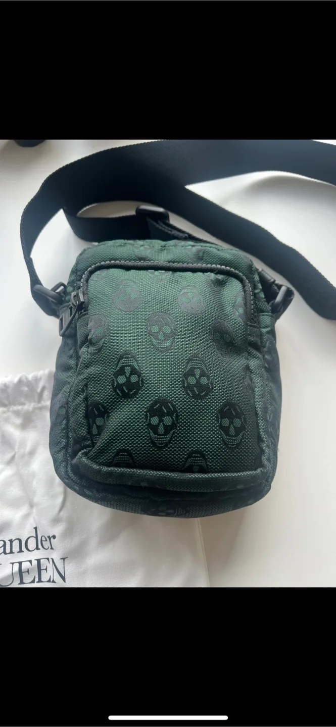 Alexander McQueen Skull Crossbody Bag thumbnail