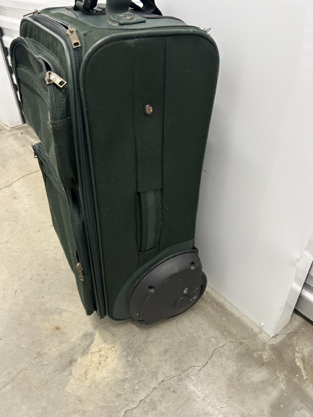 Samsonite Green Rolling Suitcase - photo 2