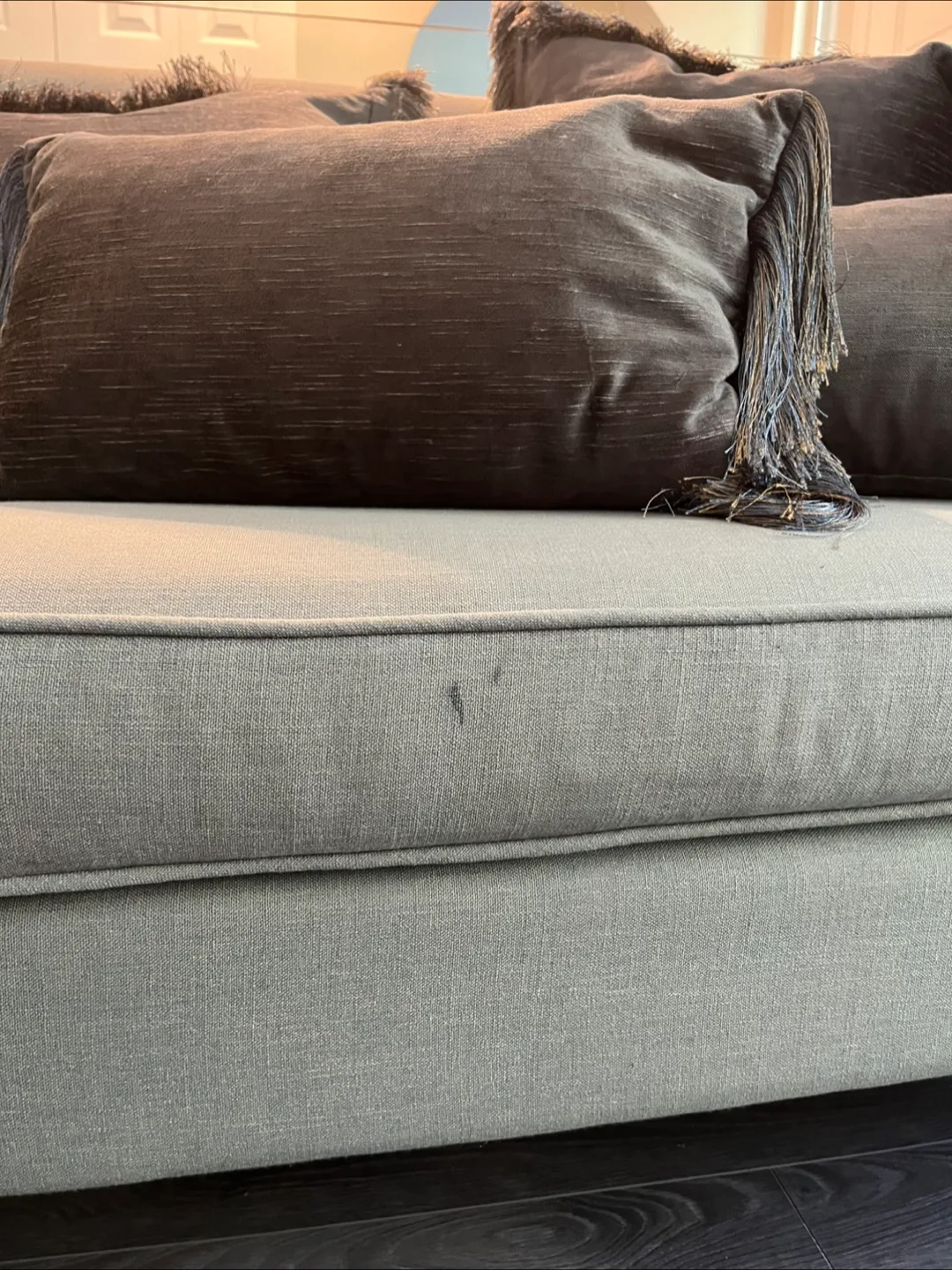 ✨Comfortable, Spacious & Stylish Urban Barn Sofa✨ image indicator(5)