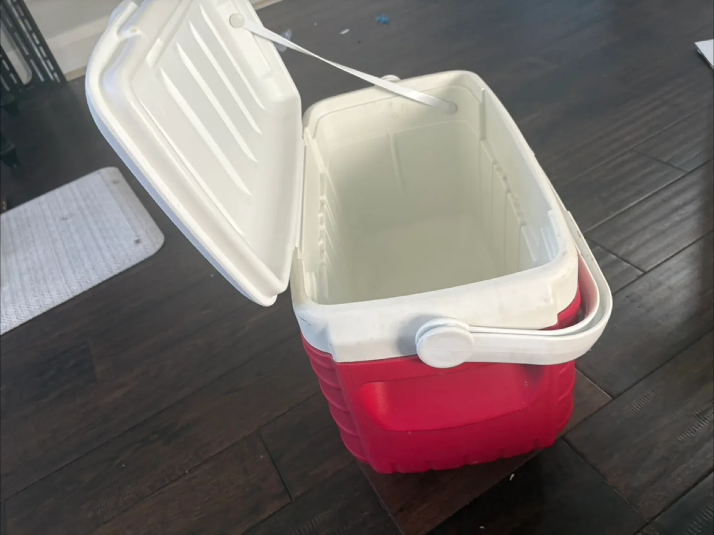 Thermos Cooler - Red and White image indicator(4)