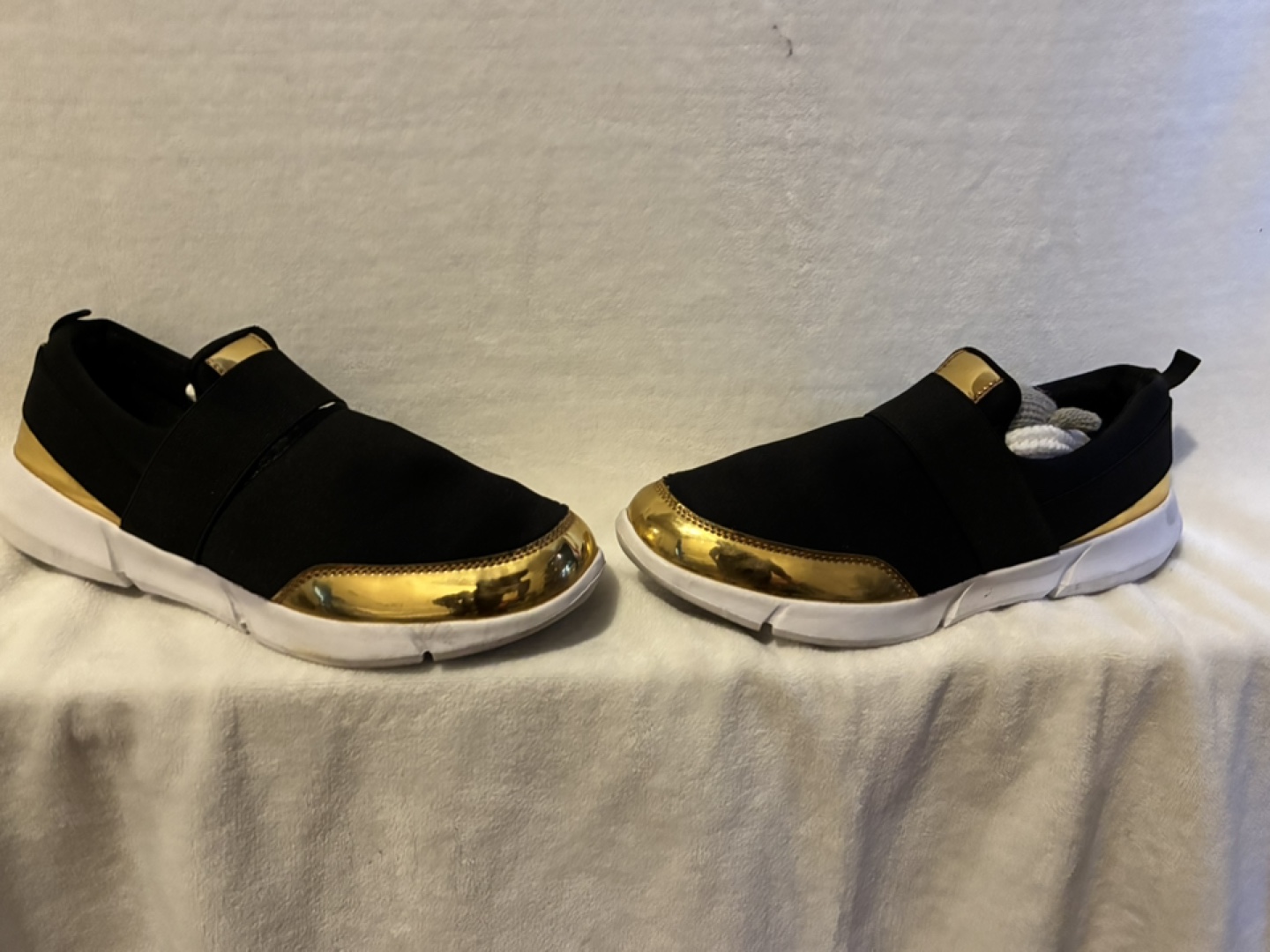 Black and gold sneakers #freecylcle