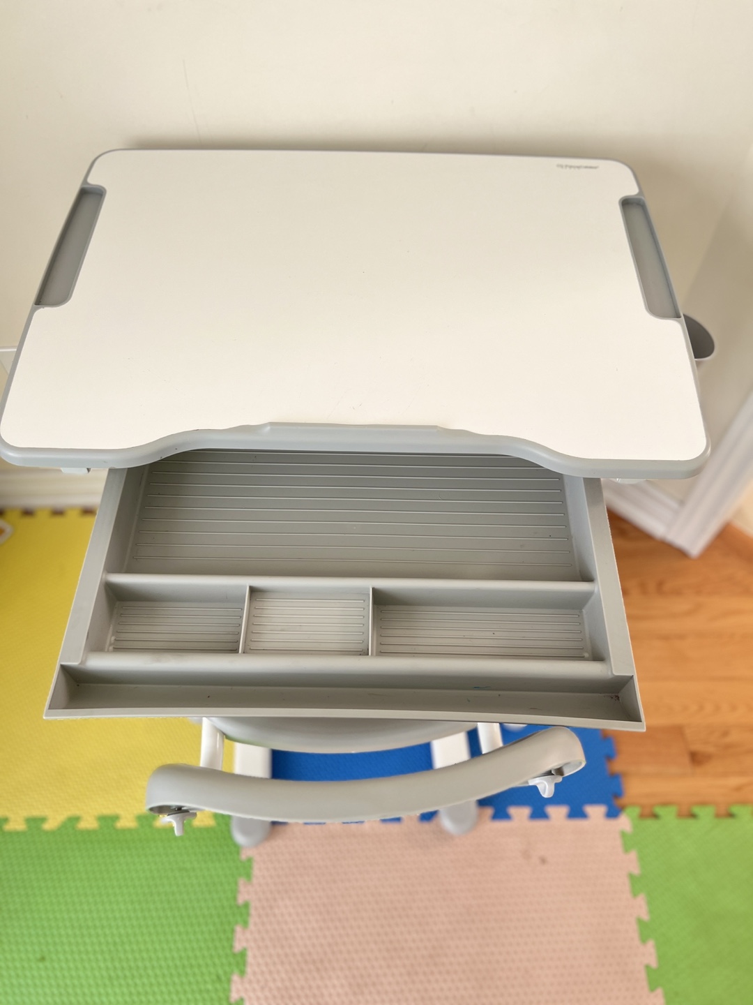 Pappy+Lucie Kids Adjustable Desk and Chair Set - photo 3