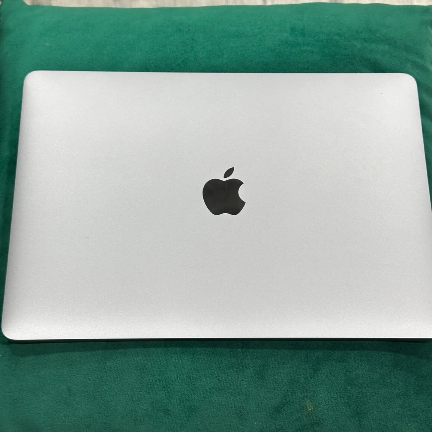 Apple MacBook Pro - 2020 - 13 inch - i5 16/512 GB image indicator(5)