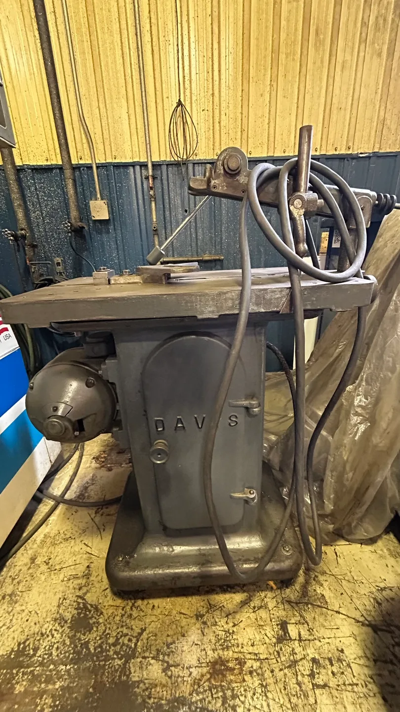 DAVIS Metalworking Machine thumbnail