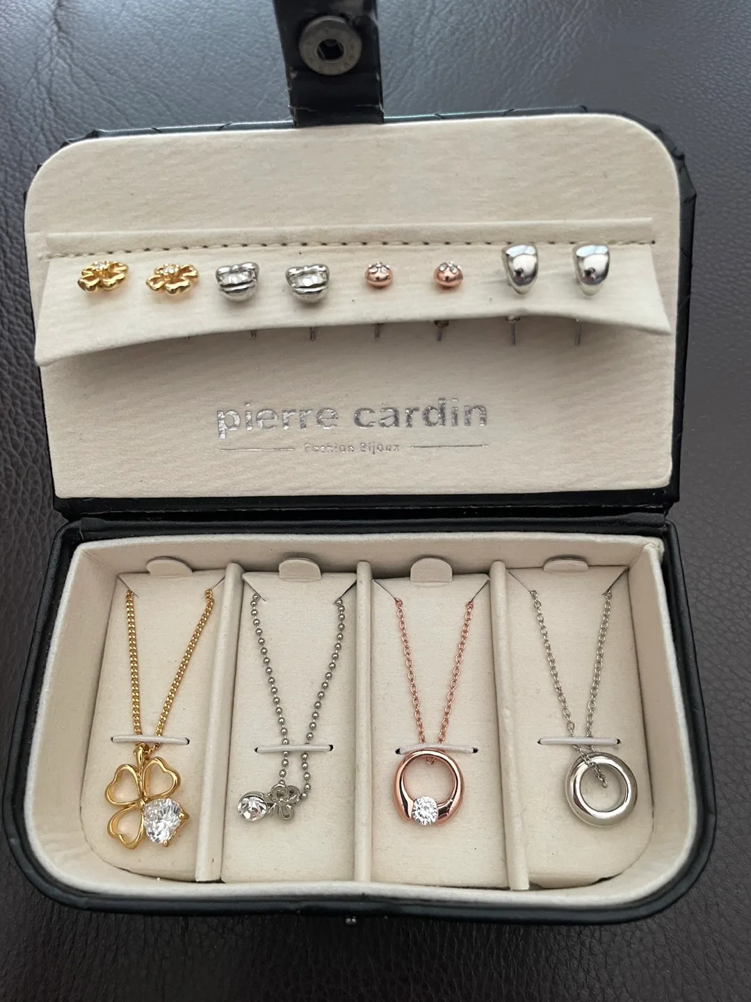 Pierre Cardin Jewelry Set with Box 🇨🇦 thumbnail