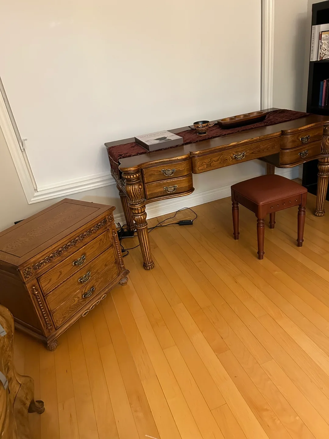 Antique Executive Desk with Drawers thumbnail