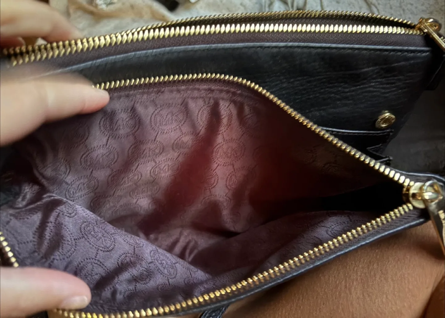 Michael Kors Black Leather Crossbody Bag image indicator(8)