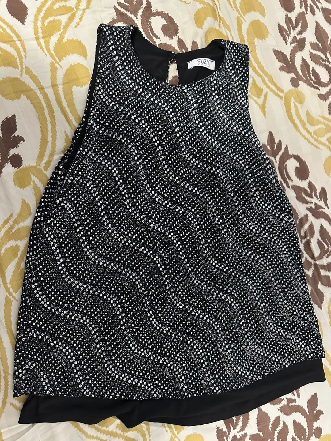 Suzy Black & White Sleeveless Top thumbnail